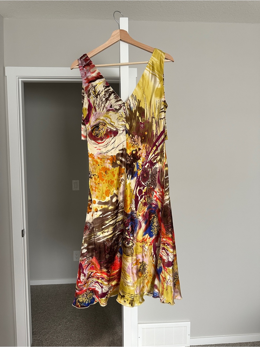 Floral Tie-Strap Midi Dress in Multi - Picture 4 of 6